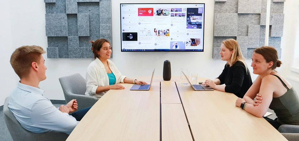 Modern Methods of Candidate Attraction: Is There Room for Innovation in Mass Recruitment?